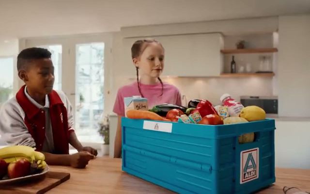 ALDI Belgium ALDI Emojis in-game case film still